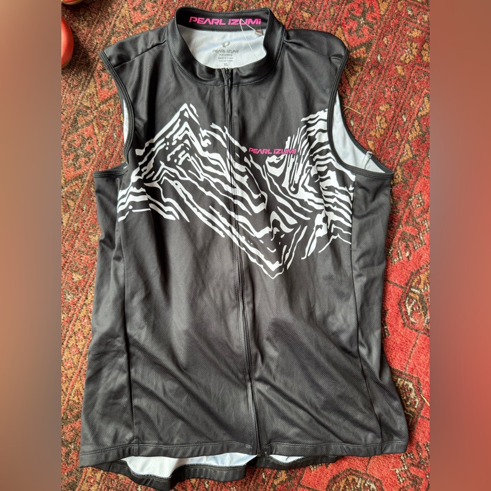 Pearl Izumi Black and Gray Women's Cycling Jersey